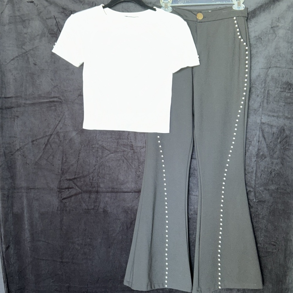 Zara Small Black and White Pearl Outfit